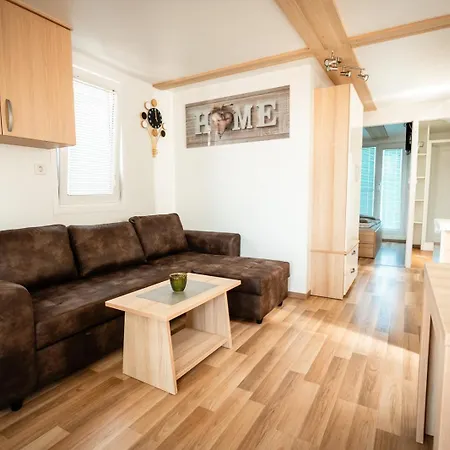 Appartamento Floating Sea House Panther Superior *