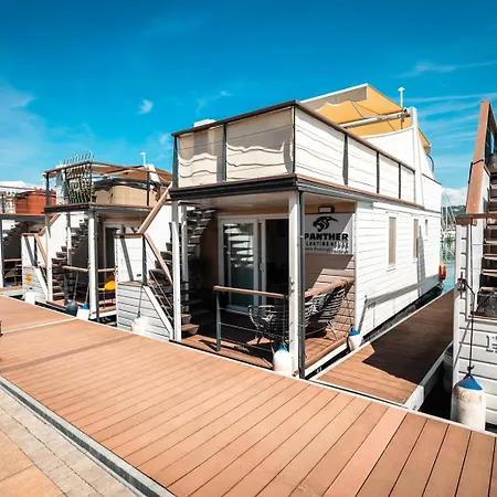 Floating Sea House Panther Superior Apartment *