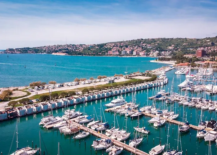 Floating Sea House Panther Superior *